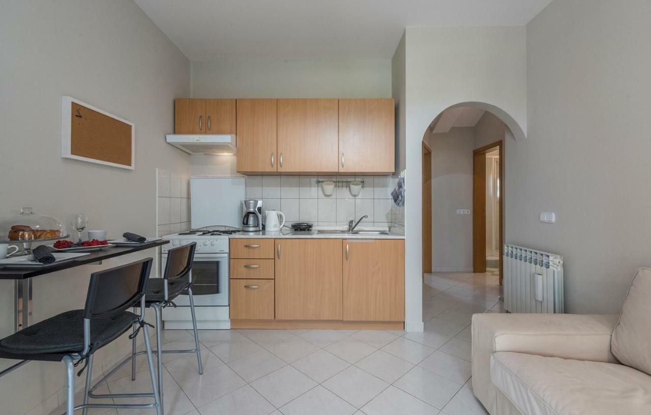Apartment Green With Balcony Nova Vas  外观 照片