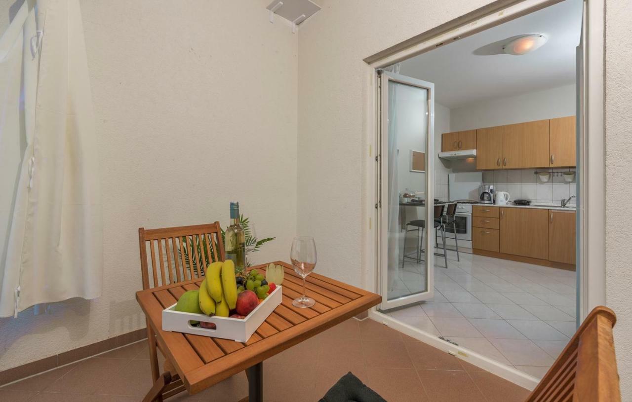 Apartment Green With Balcony Nova Vas  外观 照片
